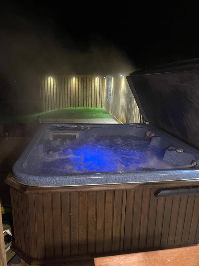 Вілла New! Country Boutique Escape . Hot Tub Weare Giffard Екстер'єр фото