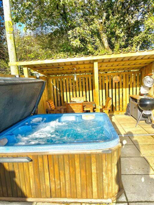 Вілла New! Country Boutique Escape . Hot Tub Weare Giffard Екстер'єр фото